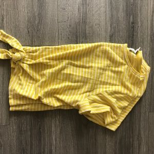 yellow stripe tie top